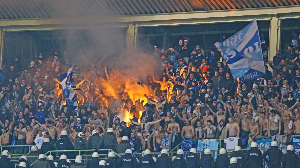 Austria Wien Zenit CL R 6 2013 2014 0003