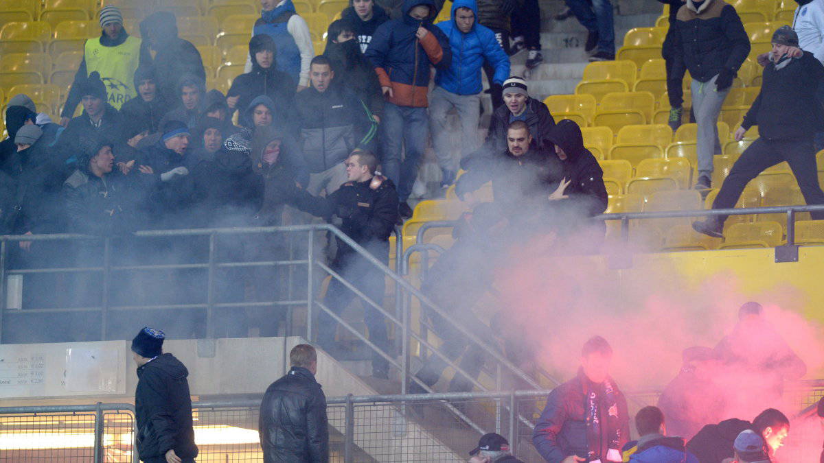 Austria Wien Zenit CL R 6 2013 2014 0004